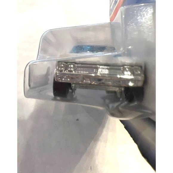 Hot Wheels 2000 First Editions 8 of 36 Collectable Car 68 El Camaro Toy Box Dama - Picture 3 of 10